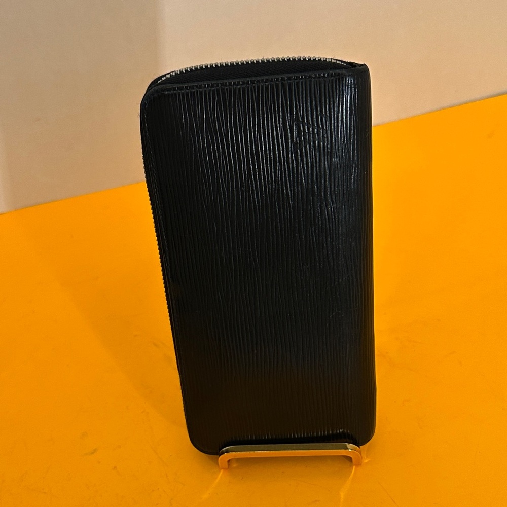 Louis Vuitton Epi Black zipper round wallet - Picture 13 of 15